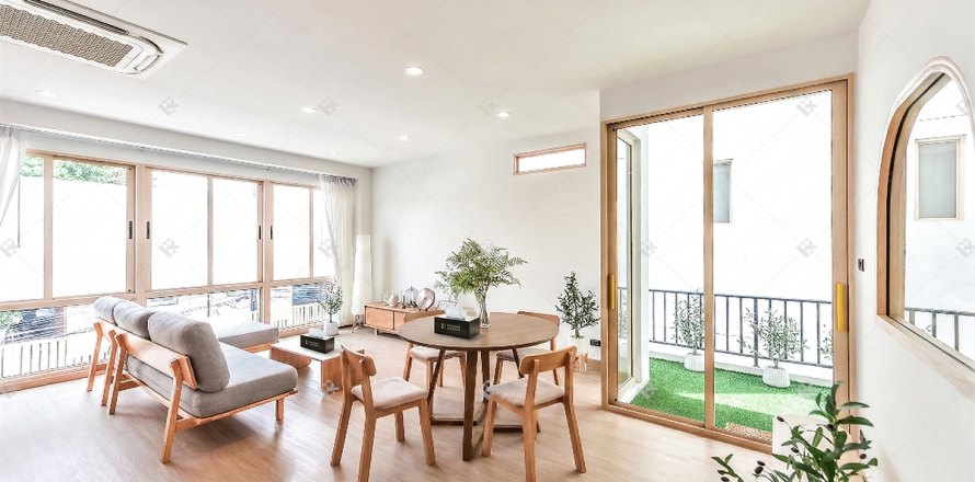 Haus in Bangkok, Thailand 4 Schlafzimmer № 189234