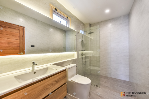 Haus in Bangkok, Thailand 4 Schlafzimmer № 189234 - Foto 10
