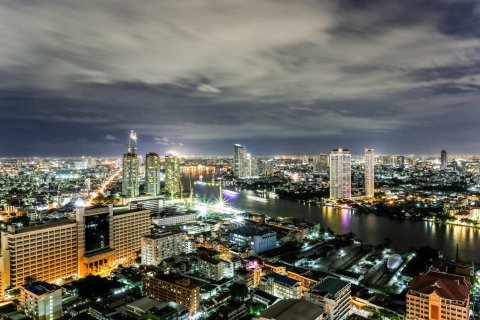 Condominio de 2 dormitorios en Sathon, Bangkok, Tailandia № 144163