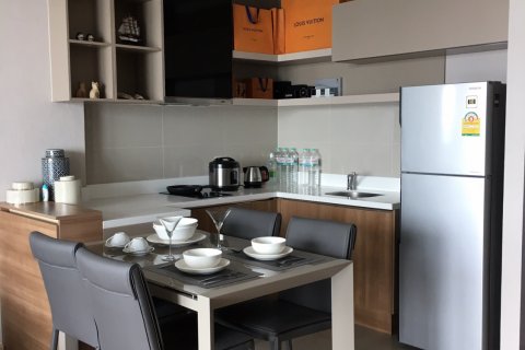 Condominio de 2 dormitorios en Sathon, Bangkok, Tailandia № 144163 - foto 8
