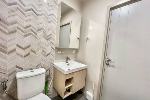 Condominio de 1 dormitorio en Khlong Toei, Bangkok, Tailandia № 115702 - foto 7