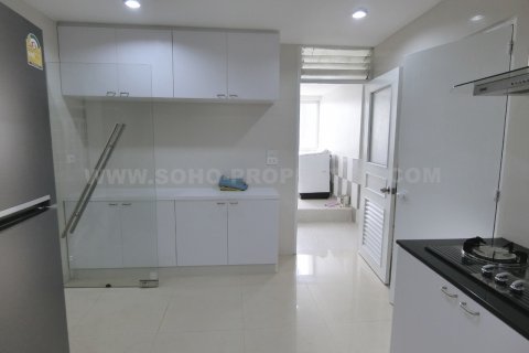 Condominio de 3 dormitorios en Bangkok, Tailandia № 143813 - foto 18