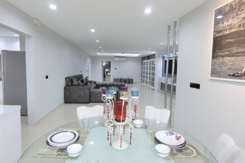 Condominio de 3 dormitorios en Bangkok, Tailandia № 143813 - foto 8