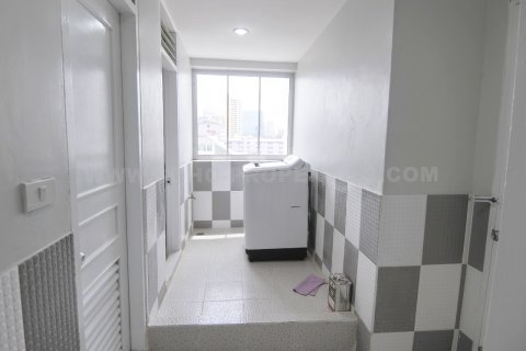 Condominio de 3 dormitorios en Bangkok, Tailandia № 143813 - foto 20