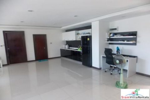 Apartamento de 2 dormitorios en Pattaya, Tailandia № 202733 - foto 3