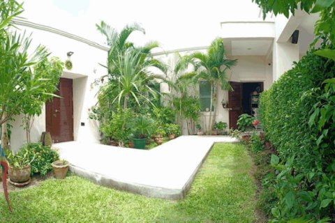 Casa de 3 dormitorios en Pattaya, Tailandia № 202731 - foto 5