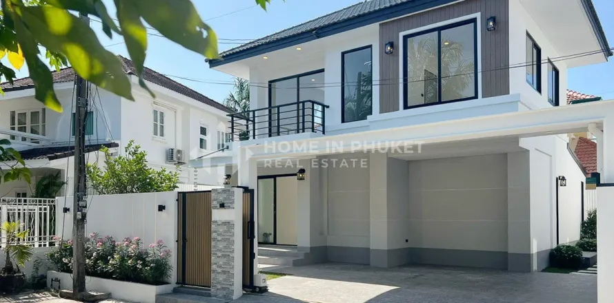 Casa de 4 dormitorios en Chalong, Tailandia № 161438