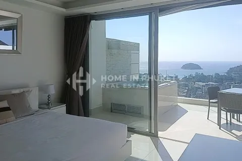 Condominio de 2 dormitorios en Kata, Tailandia № 161436 - foto 12