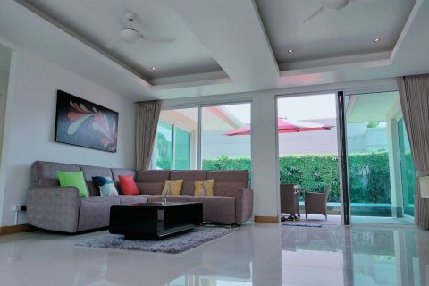 Casa de 3 dormitorios en Pattaya, Tailandia № 57644 - foto 7