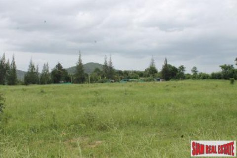 Terreno 14400 m2 en Hua Hin, Tailandia № 202480