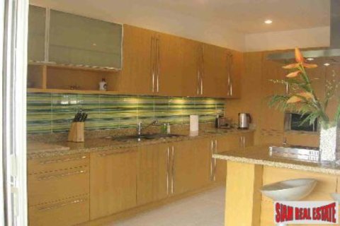 Chalet de 3 dormitorios en Hua Hin, Tailandia № 202478 - foto 3