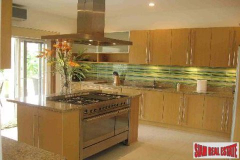 Chalet de 3 dormitorios en Hua Hin, Tailandia № 202478 - foto 4