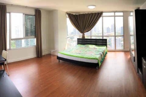 Condominio de 3 dormitorios en Bangkok, Tailandia № 66037 - foto 10