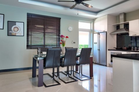 Haus in Pattaya, Thailand 4 Schlafzimmer № 8609 - Foto 11
