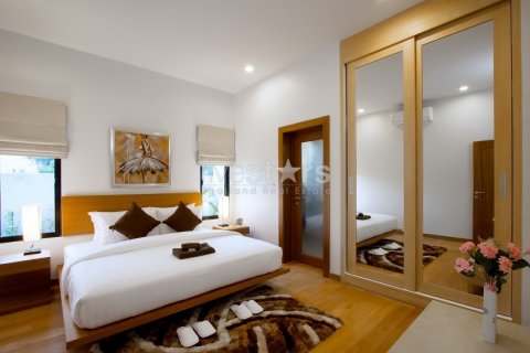 Casa de 3 dormitorios en Phuket, Tailandia № 67099 - foto 6