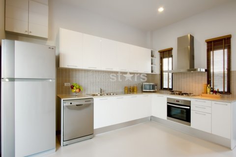 Casa de 3 dormitorios en Phuket, Tailandia № 67099 - foto 3