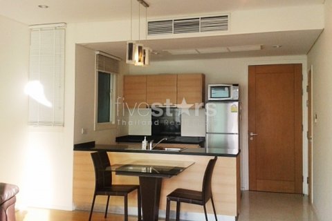Condo in Bangkok, Thailand, 1 bedroom  № 67102 - photo 2