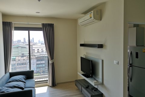 Condominio de 2 dormitorios en Din Daeng, Bangkok, Tailandia № 137175 - foto 2