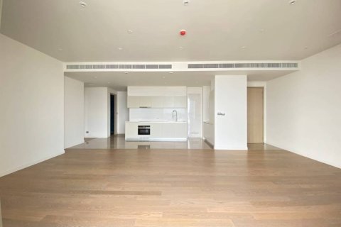 Condominio de 3 dormitorios en Khlong San, Bangkok, Tailandia № 134097 - foto 4