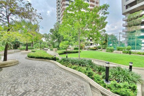 Condominio de 3 dormitorios en Nonthaburi, Tailandia № 134095 - foto 15