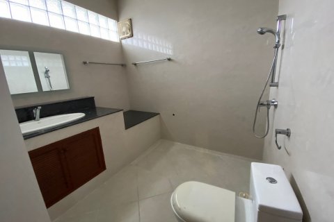 Chalet de 4 dormitorios en Phra Khanong, Bangkok, Tailandia № 134096 - foto 18