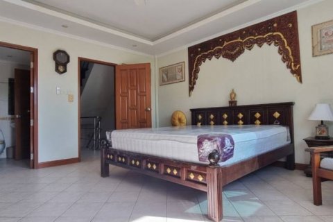 Adosado de 3 dormitorios en Pattaya, Tailandia № 116426 - foto 10