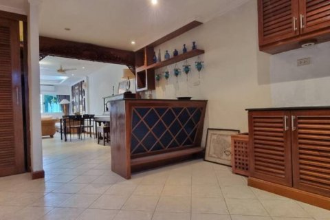 Adosado de 3 dormitorios en Pattaya, Tailandia № 116426 - foto 5