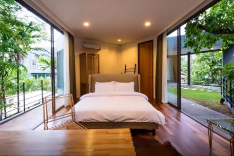Casa de 6 dormitorios en Bangkok, Tailandia № 180529 - foto 10