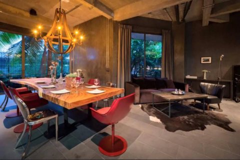Casa de 6 dormitorios en Bangkok, Tailandia № 180529 - foto 3