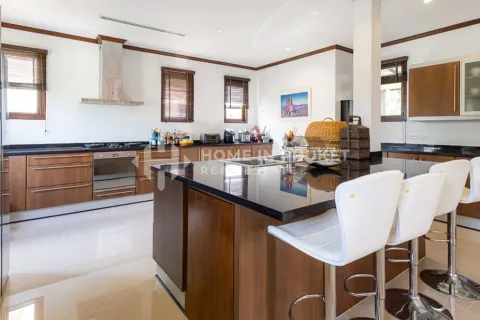 Casa de 4 dormitorios en Phuket, Tailandia № 209602 - foto 5
