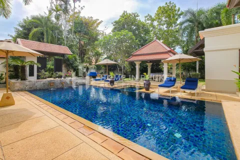Casa de 4 dormitorios en Phuket, Tailandia № 209602 - foto 2