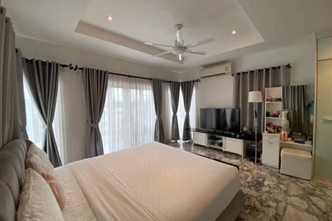 Chalet de 3 dormitorios en Hua Hin, Tailandia № 168342 - foto 16