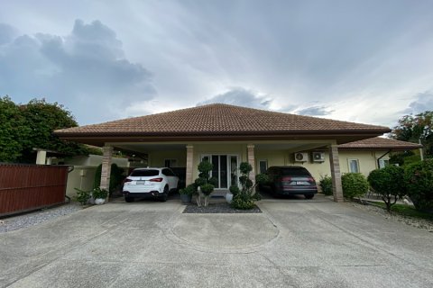 Chalet de 3 dormitorios en Hua Hin, Tailandia № 168342 - foto 28