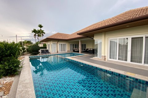 Chalet de 3 dormitorios en Hua Hin, Tailandia № 168342 - foto 3
