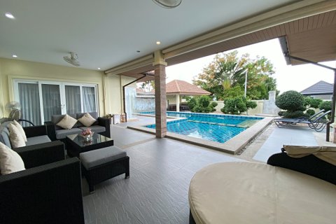 Chalet de 3 dormitorios en Hua Hin, Tailandia № 168342 - foto 6