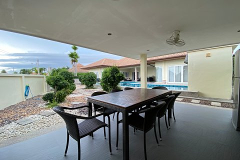 Chalet de 3 dormitorios en Hua Hin, Tailandia № 168342 - foto 8