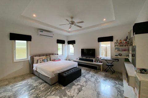 Chalet de 3 dormitorios en Hua Hin, Tailandia № 168342 - foto 24