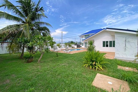 Chalet de 3 dormitorios en Hua Hin, Tailandia № 168338 - foto 2
