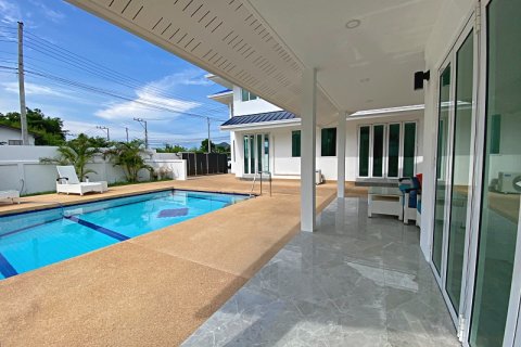 Chalet de 3 dormitorios en Hua Hin, Tailandia № 168338 - foto 23