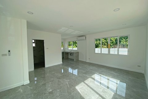Chalet de 3 dormitorios en Hua Hin, Tailandia № 168338 - foto 25