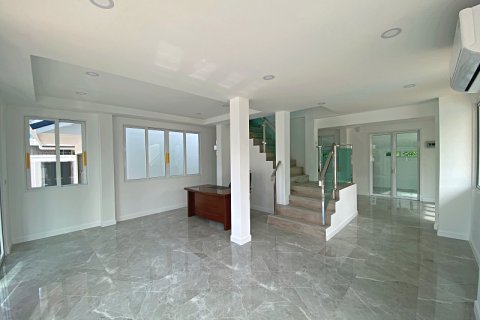 Chalet de 3 dormitorios en Hua Hin, Tailandia № 168338 - foto 9