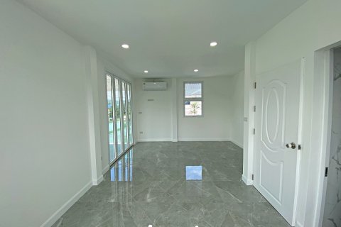 Chalet de 3 dormitorios en Hua Hin, Tailandia № 168338 - foto 16