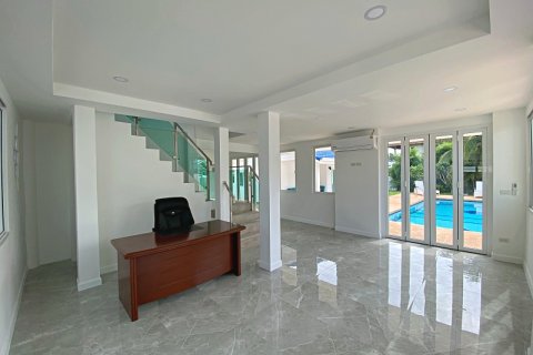 Chalet de 3 dormitorios en Hua Hin, Tailandia № 168338 - foto 6