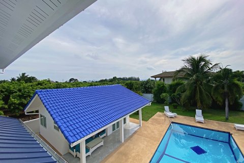 Chalet de 3 dormitorios en Hua Hin, Tailandia № 168338 - foto 21