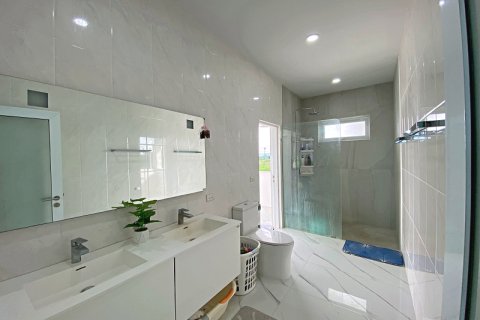 Chalet de 7 dormitorios en Hua Hin, Tailandia № 168339 - foto 16