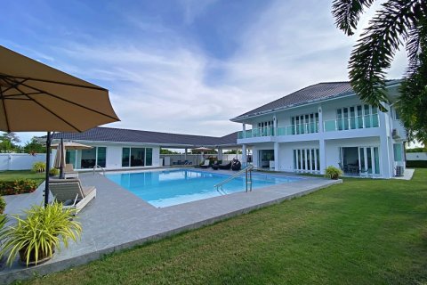 Chalet de 7 dormitorios en Hua Hin, Tailandia № 168339 - foto 4