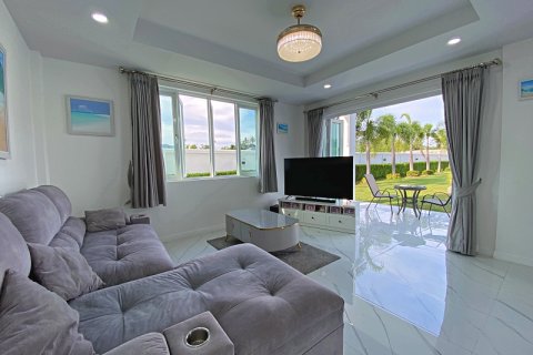 Chalet de 7 dormitorios en Hua Hin, Tailandia № 168339 - foto 12