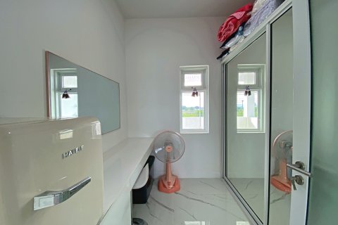 Chalet de 7 dormitorios en Hua Hin, Tailandia № 168339 - foto 15