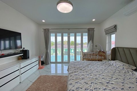 Chalet de 7 dormitorios en Hua Hin, Tailandia № 168339 - foto 14