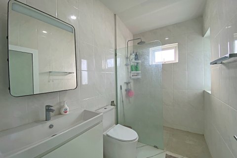Chalet de 7 dormitorios en Hua Hin, Tailandia № 168339 - foto 19